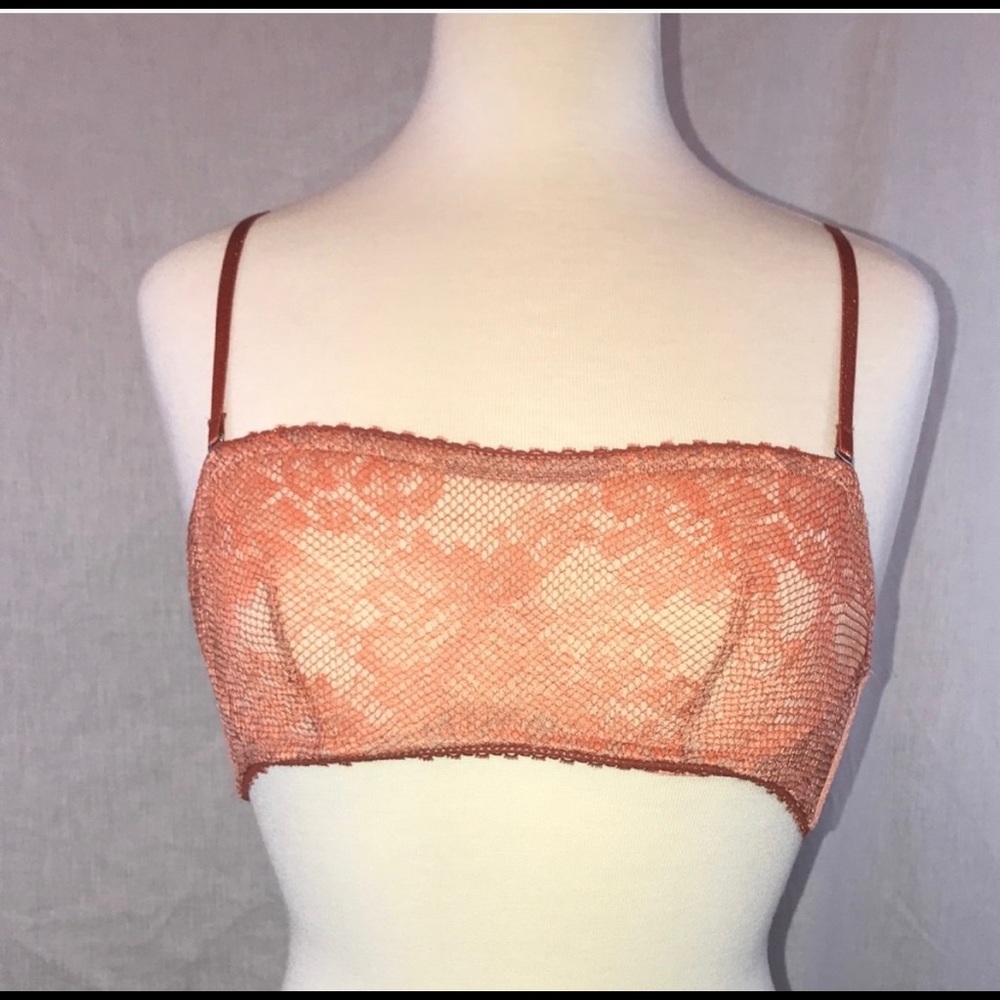 Selling a bundle of 29 Victoria Secret bras.